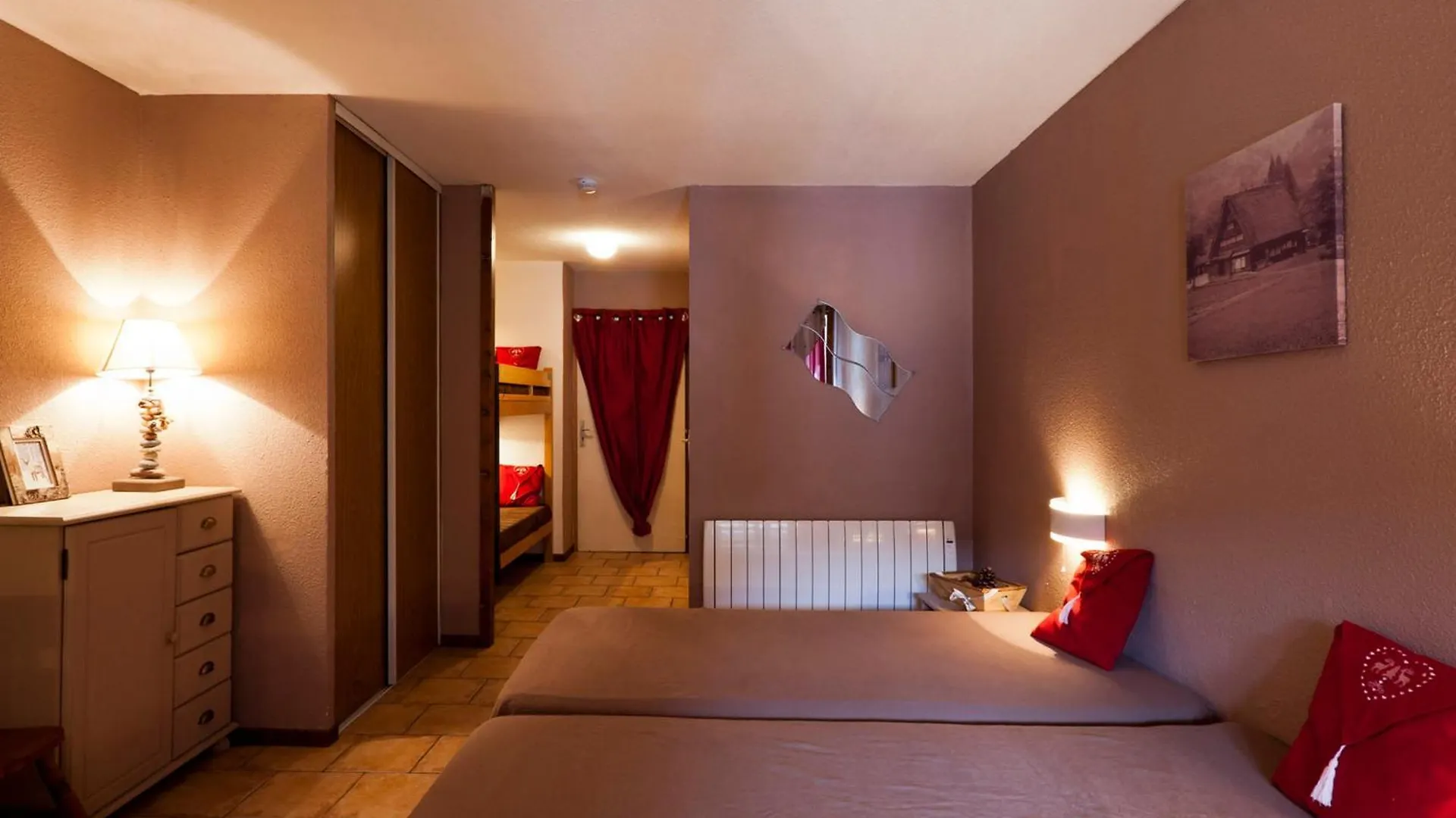 Apartment Charmant Studio Pour 4 Pers. Avec Balcon, Parking Et Wifi, A Deux Pas Des Thermes Et Du Centre Village - Fr-1-512-212 Brides-les-Bains